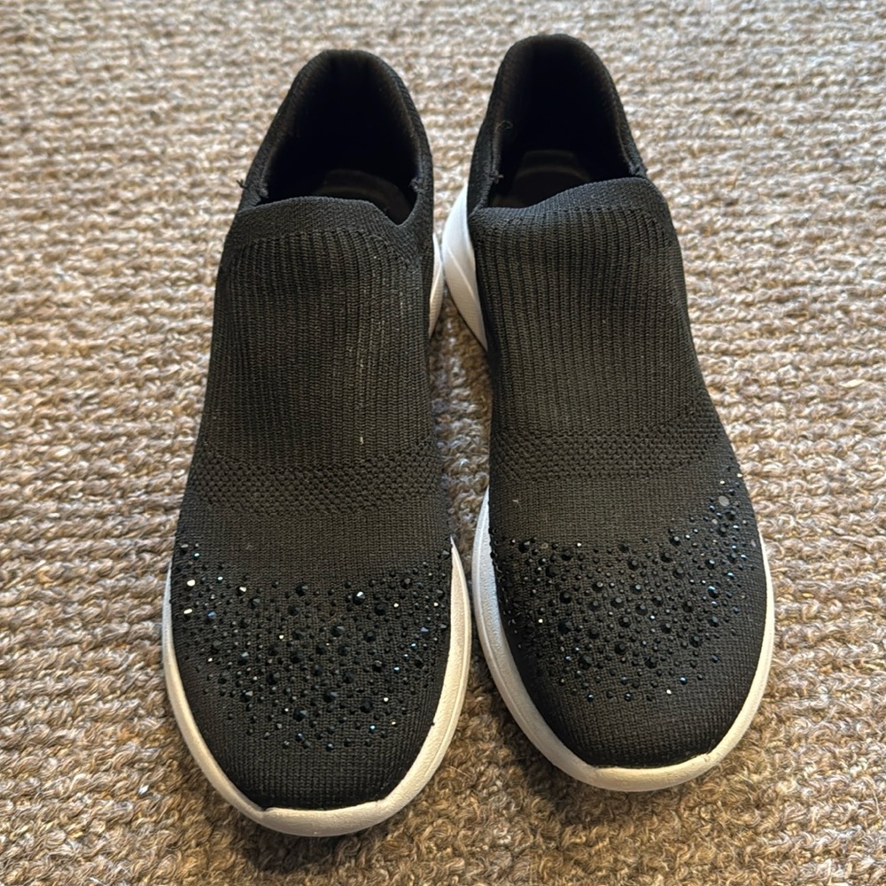 Excellent condition stretch sneakers with crystals